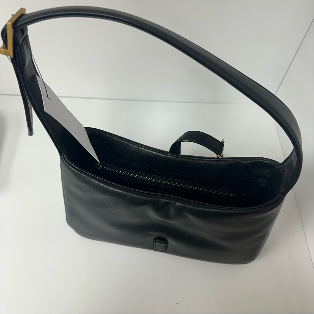 Saint Laurent Le 5 à 7 padded leather shoulder bag in Black - Picture 6 of 9